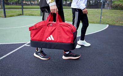 adidas voetbaltas club|Vind jouw voetbal accessoires online .